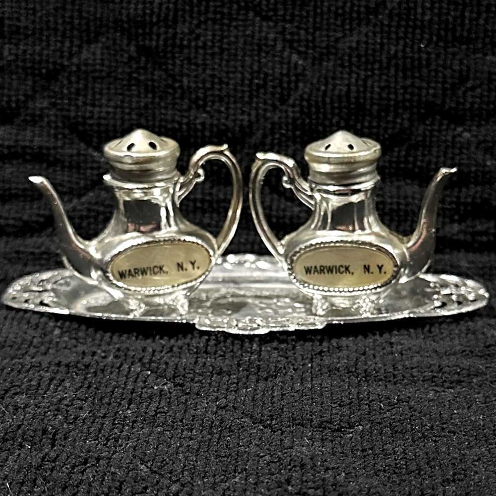 Vintage Warwick NY Silver Plated Souvenir Salt & Pepper Set